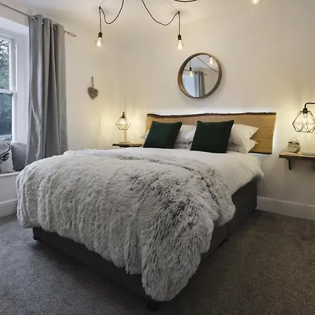 - 4* Windermere